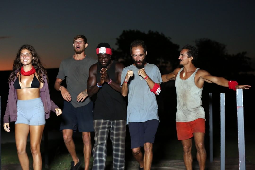 Customer important Mutual Cine a fost eliminat de la Survivor, 10 mai 2022. „Din 30 de jucători, am ajuns în ultimii zece” - TVmania.ro Customer important Mutual Cine a fost eliminat de la Survivor, 10 mai 2022. „Din 30 de jucători, am ajuns în ultimii zece” - TVmania.ro